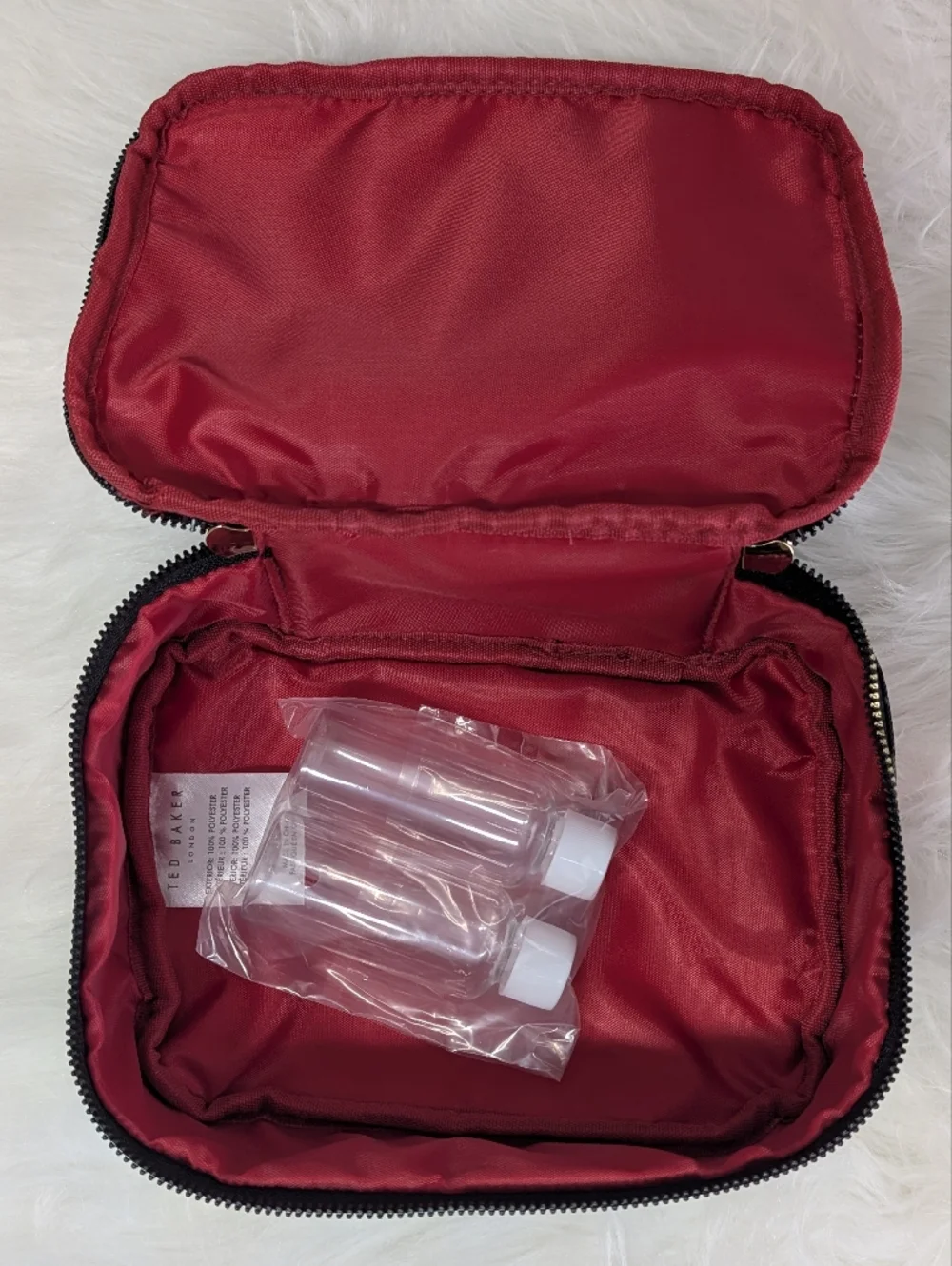 ❌SOLD❌Ted Baker 4 Piece Nesting Cosmetic Bag Set, Scattered Bouquet Print 🌹 - Picture 10 of 16